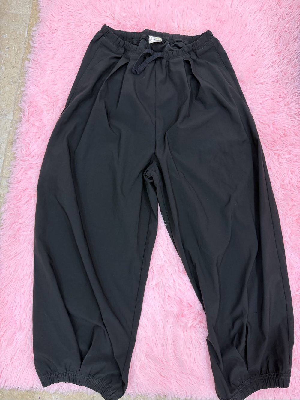 AE offline Elastic Waist Jogger Pants size small